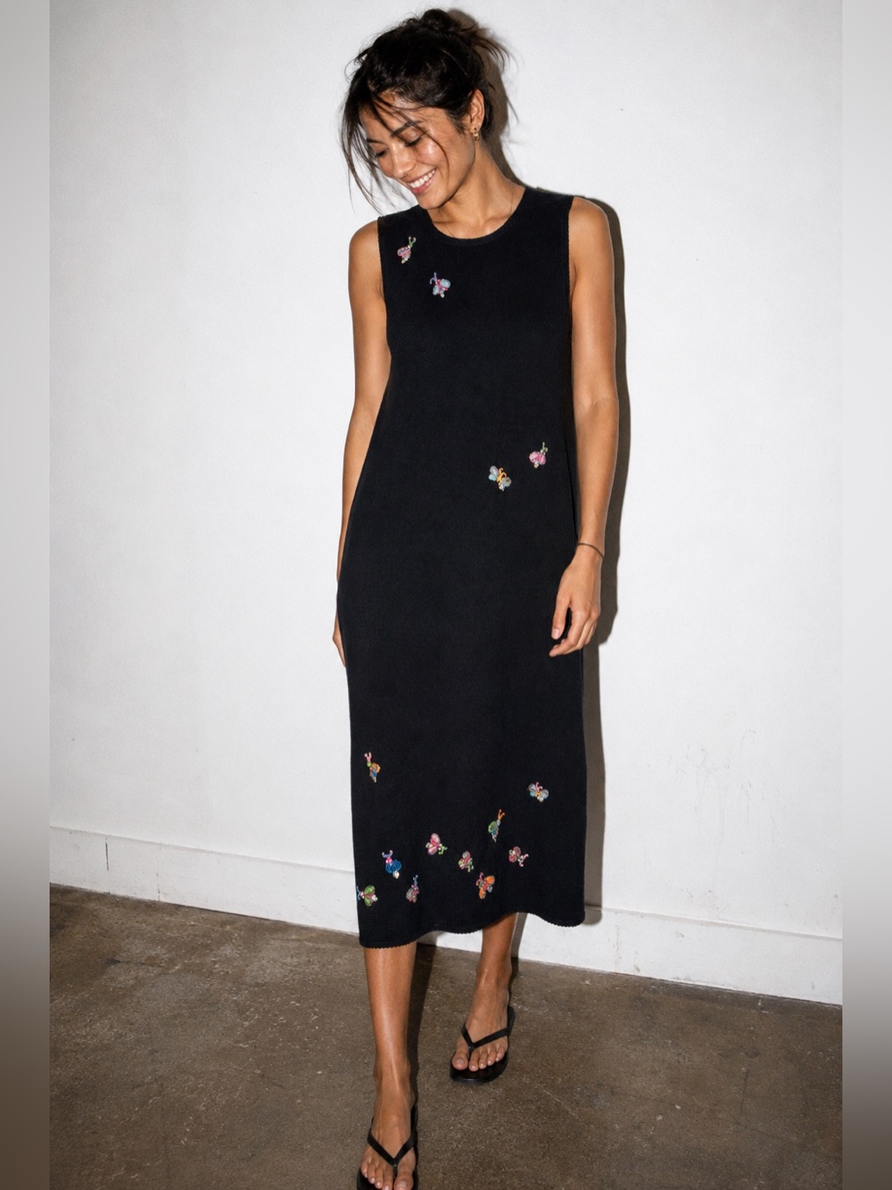 Michael Simon Black Sleeveless Shift Dress with Multicolor Embroidery